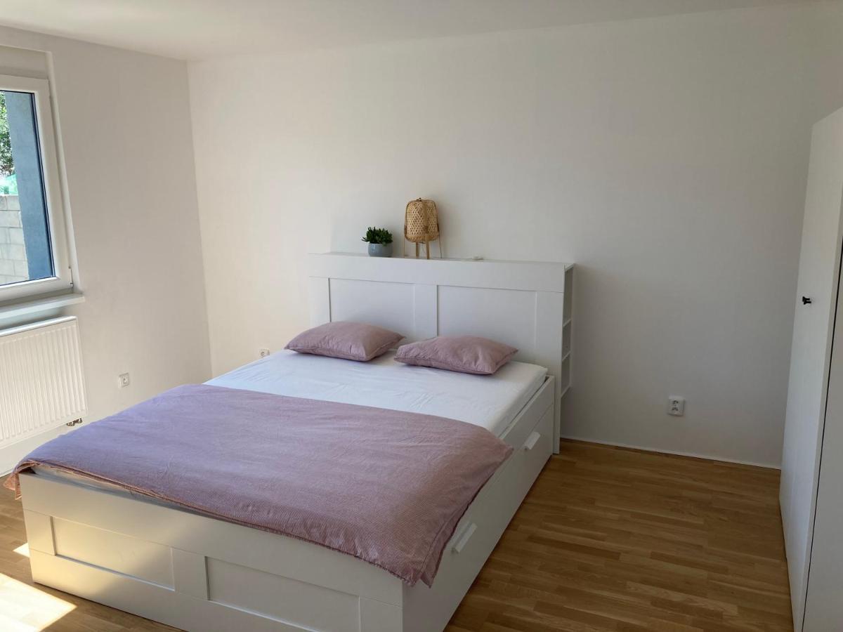 Apartman Maay ฮโลโฮเวซ ภายนอก รูปภาพ